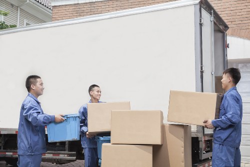 Cubic-yard rate concept for a Queensbury man and van service